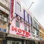 Oyo 44093 Vrm Hotel