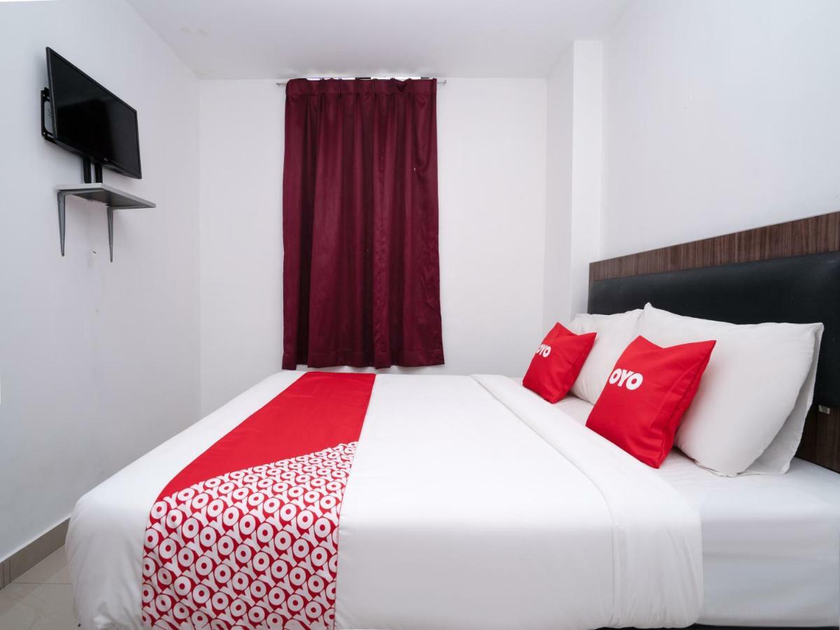 Oyo 44093 Vrm Hotel