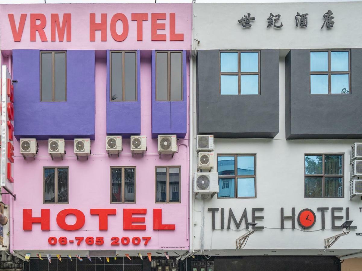 Oyo 44093 Vrm Hotel