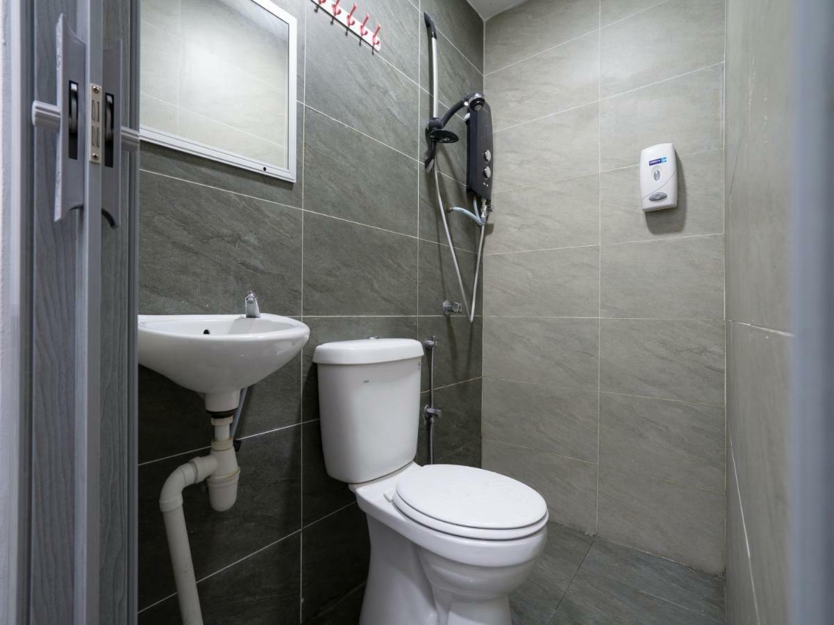 Hotel Oyo 44093 Vrm
